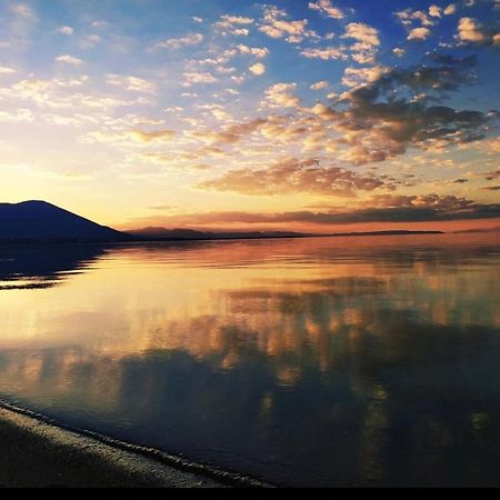 Beachwalk Apartments Chalkís Dış mekan fotoğraf